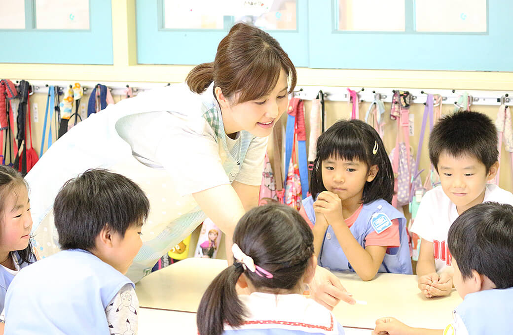 あなたの社会での経験が「保育者」としてのスキルを高めます。